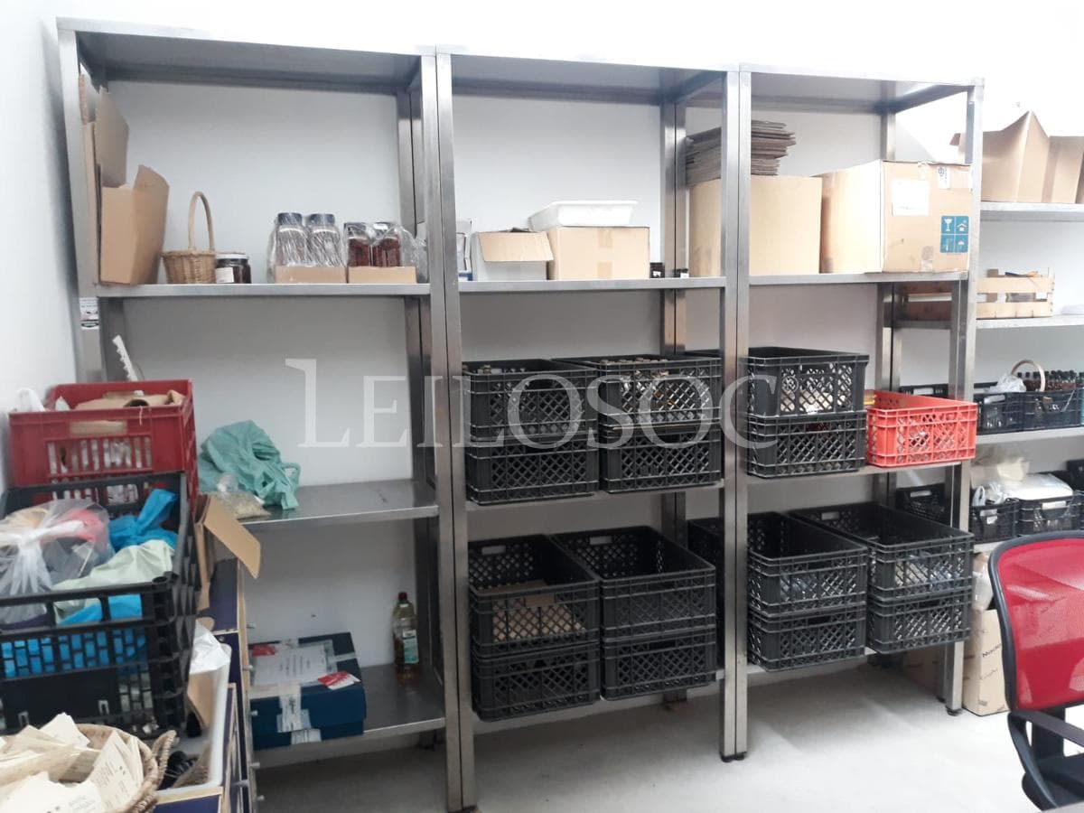 Estantanteria e bancadas em inox — imagen 1