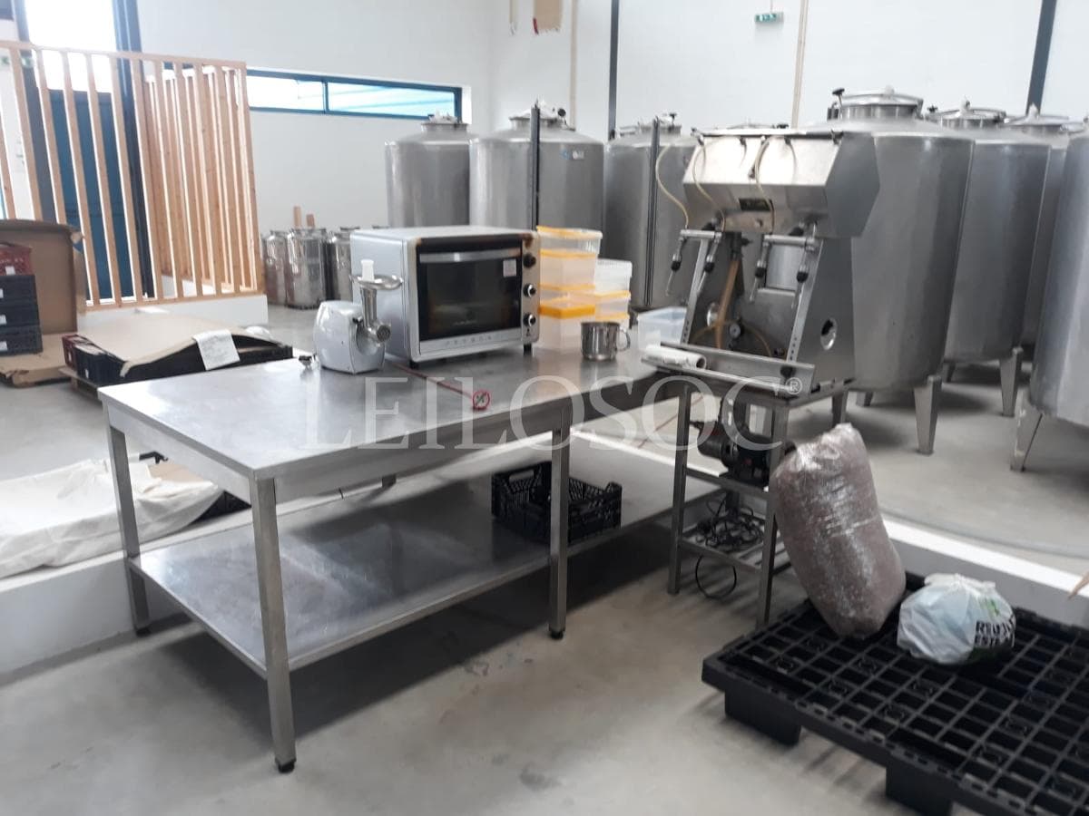Estantanteria e bancadas em inox — imagen 9