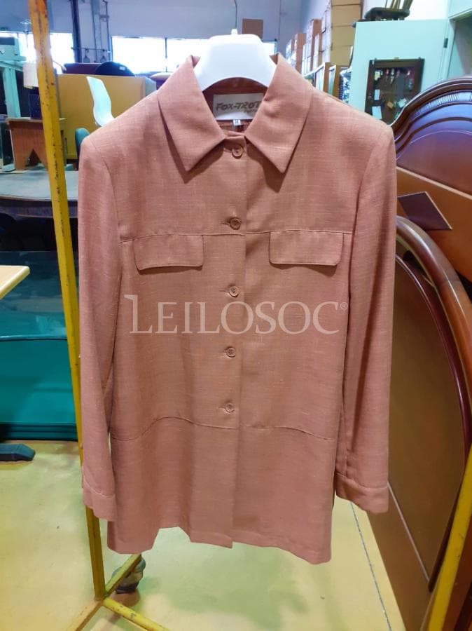Ropa diversa de senora — imagem 8