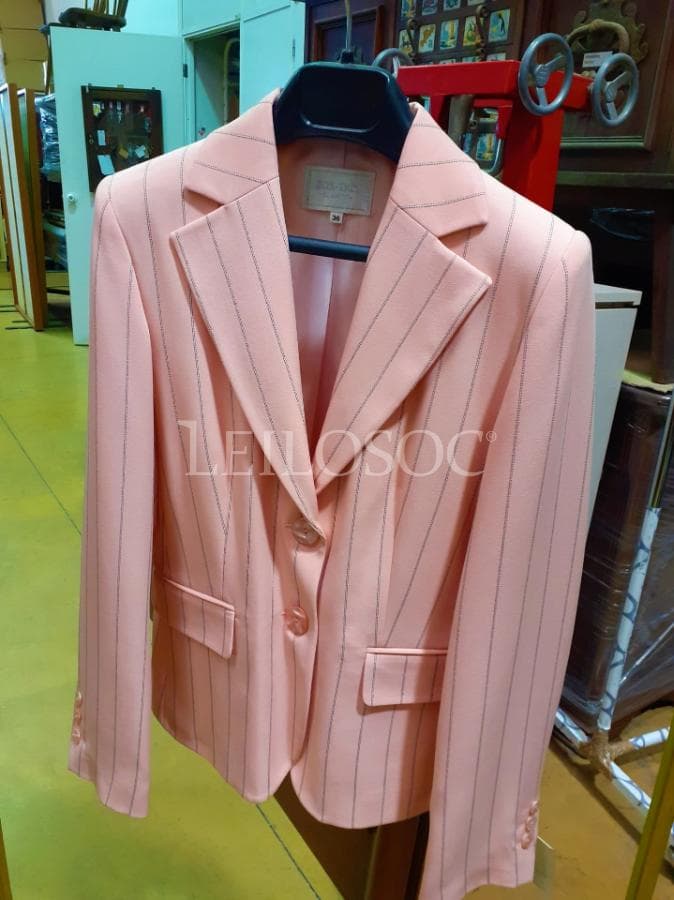 Ropa diversa de senora — imagem 3