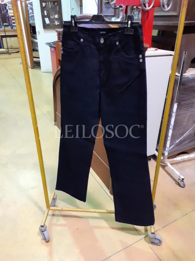 Ropa diversa de senora — imagem 4