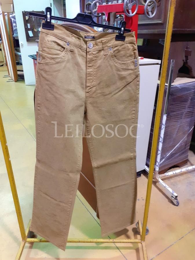 Ropa diversa de senora — imagem 5