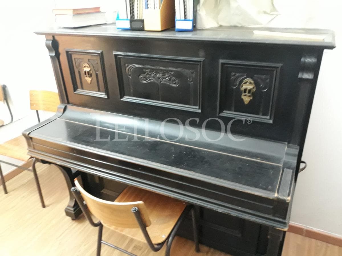 LEILÃO SUSPENSO · Biblioteca · Piano Vertical · Equipamento de Escritório — imagem 2