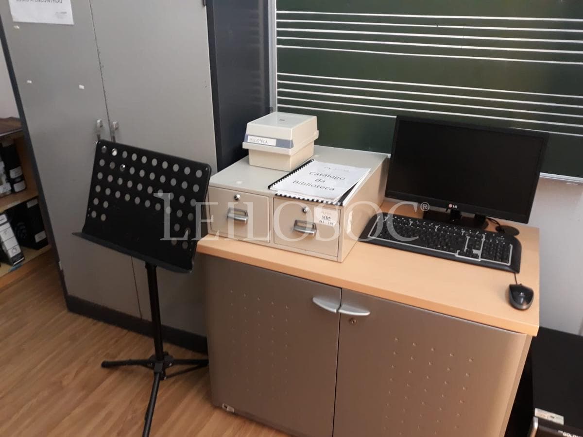 LEILÃO SUSPENSO · Biblioteca · Piano Vertical · Equipamento de Escritório — imagem 3