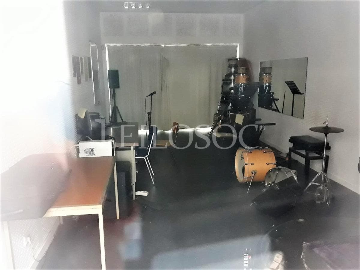 LEILÃO SUSPENSO · Módulo insonorizado amovível — imagem 2