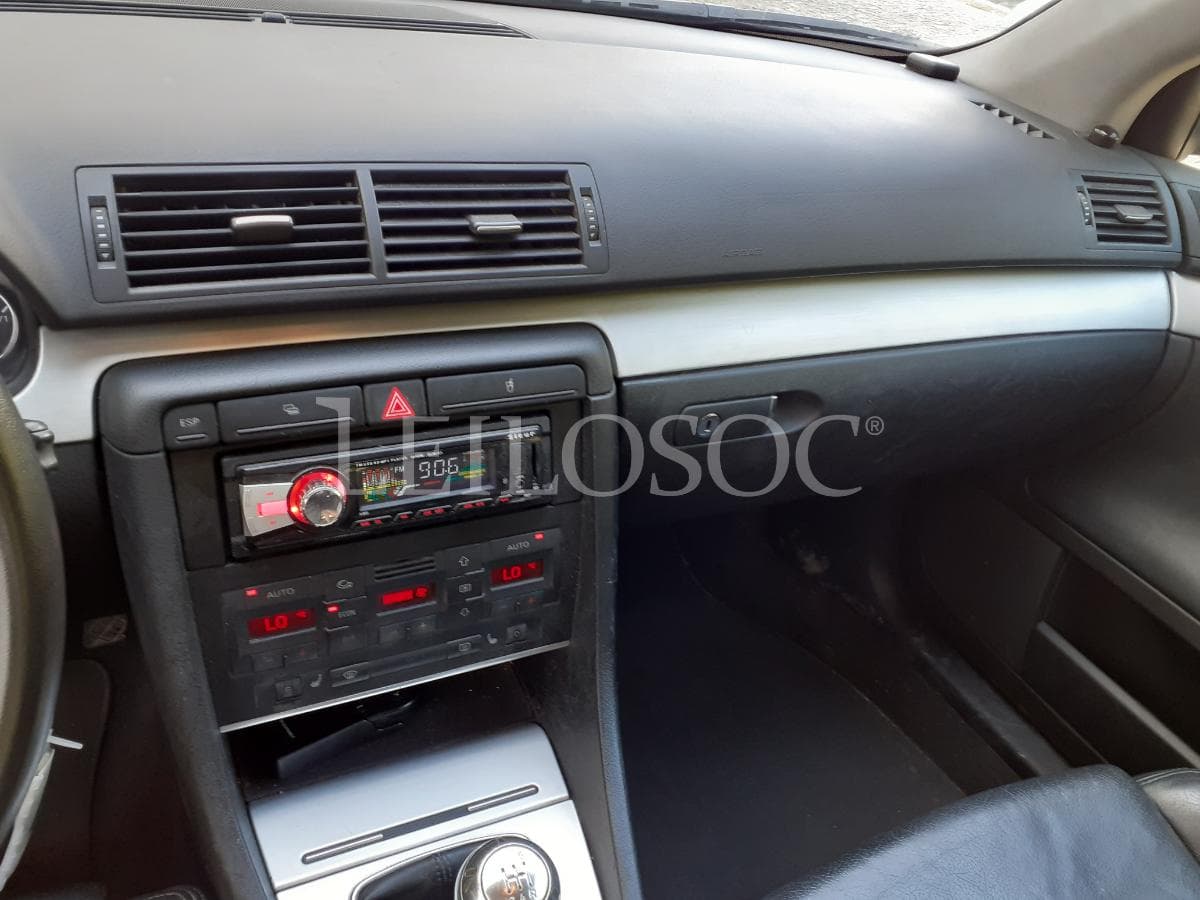 Audi A4 1.9 TDI · Ano 2001 — image 12