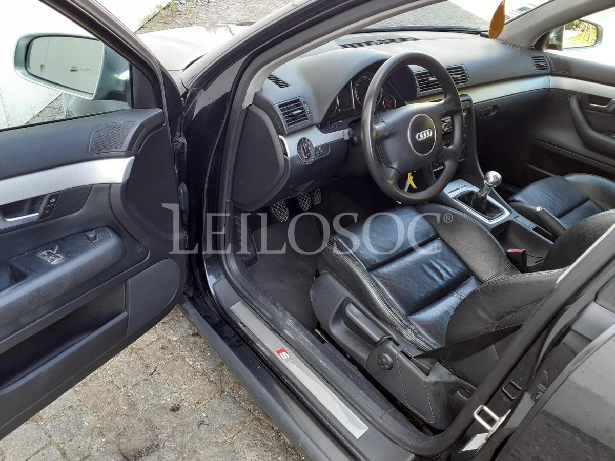 Audi A4 1.9 TDI · Ano 2001 — image 7