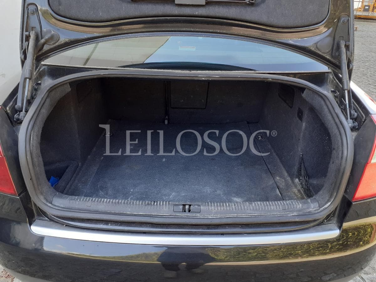 Audi A4 1.9 TDI · Ano 2001 — image 15