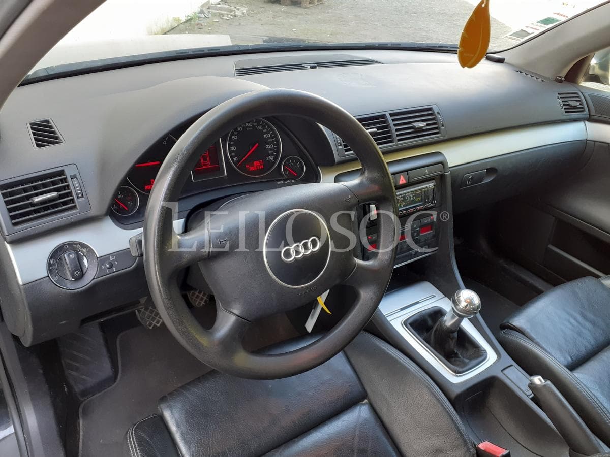Audi A4 1.9 TDI · Ano 2001 — image 10