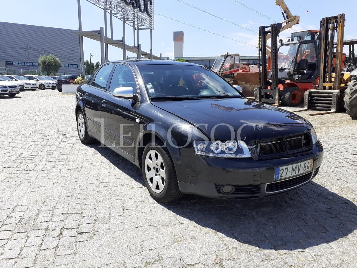 Audi A4 1.9 TDI · Ano 2001 — image 1