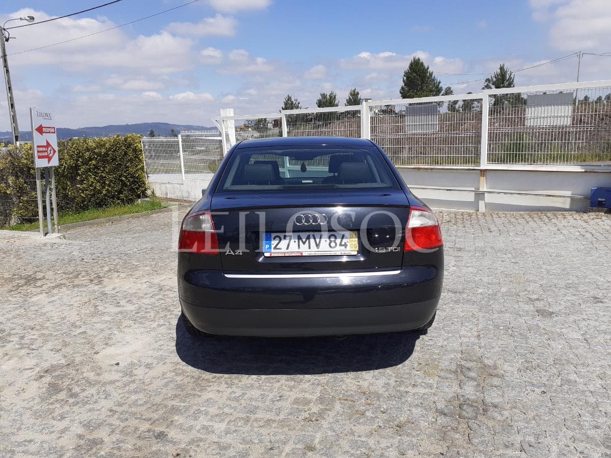 Audi A4 1.9 TDI · Ano 2001 — image 5
