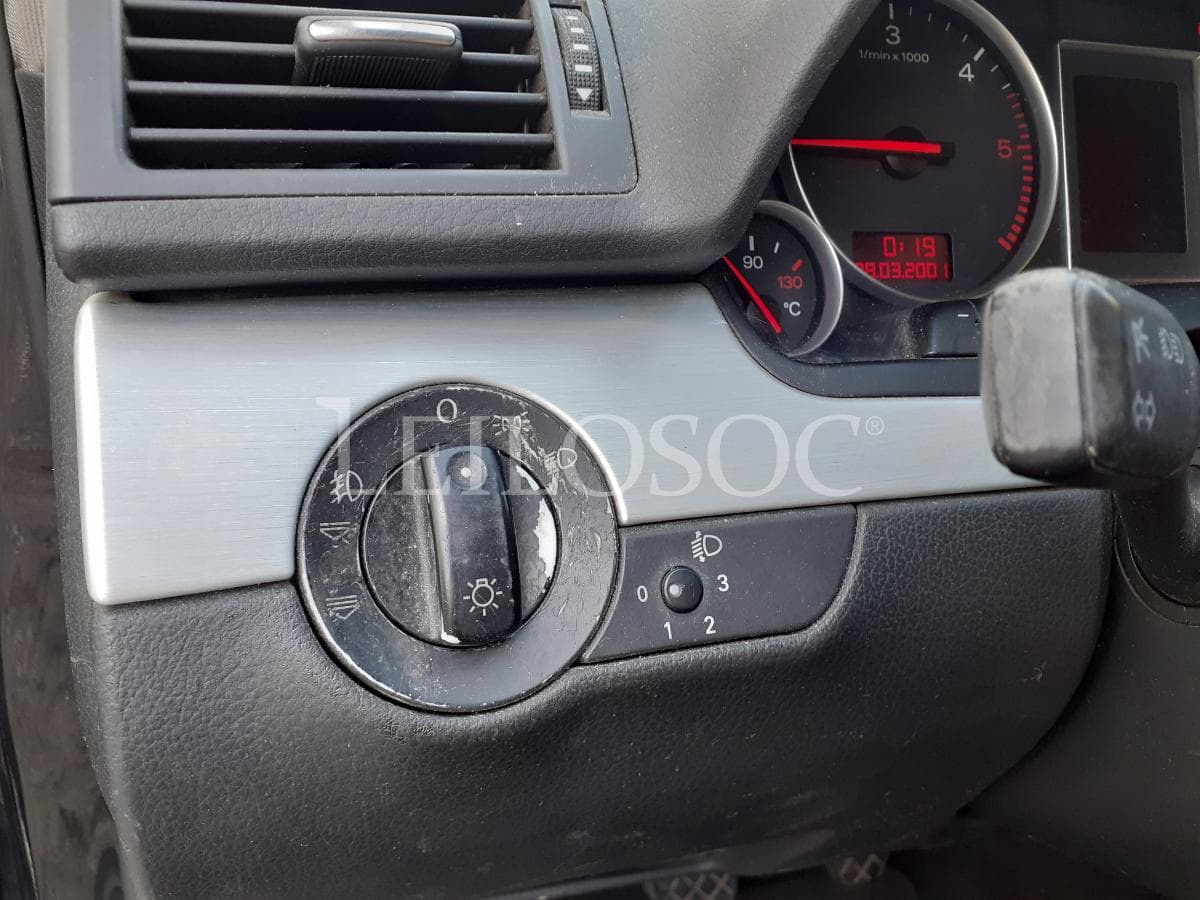 Audi A4 1.9 TDI · Ano 2001 — image 14