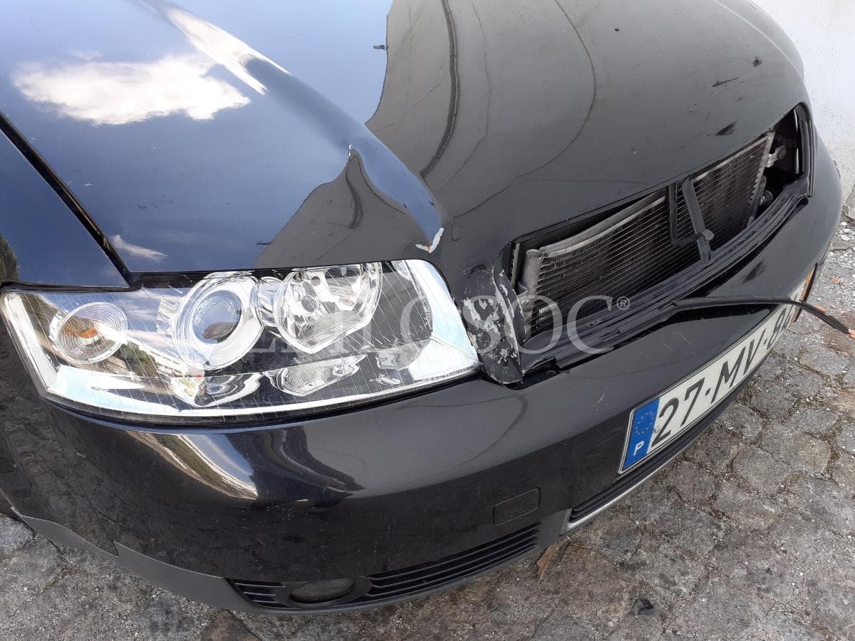 Audi A4 1.9 TDI · Ano 2001 — image 18