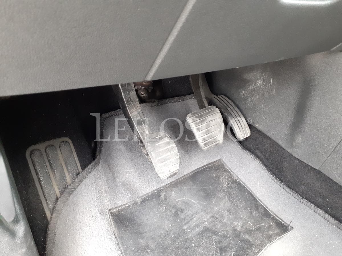 Renault Scénic 1.5 DCI · Ano 2012 — imagem 8