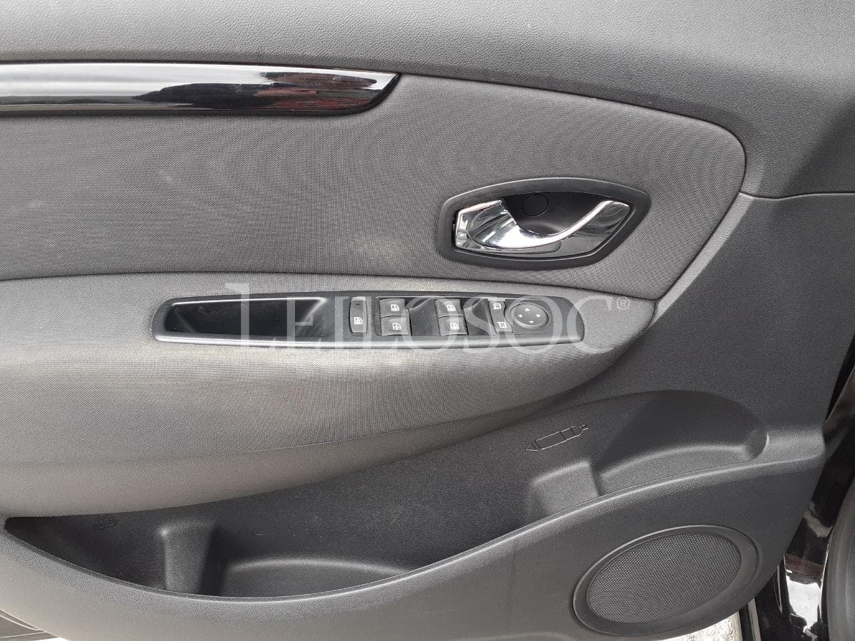 Renault Scénic 1.5 DCI · Ano 2012 — imagem 9