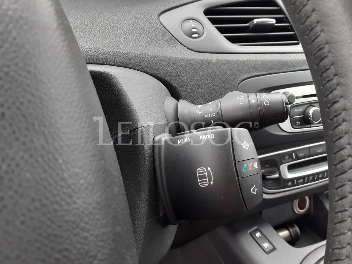 Renault Scénic 1.5 DCI · Ano 2012 — imagem 12