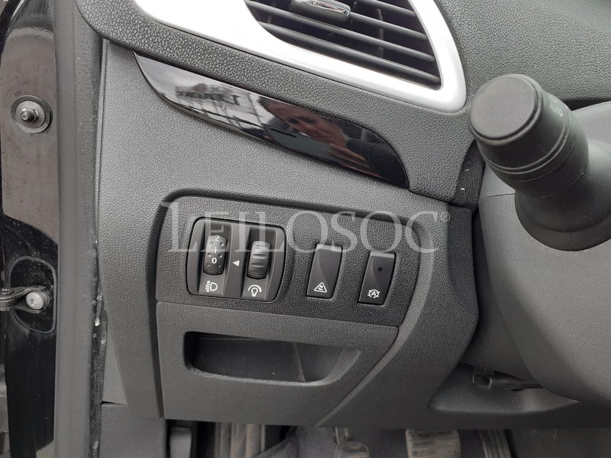 Renault Scénic 1.5 DCI · Ano 2012 — imagem 15