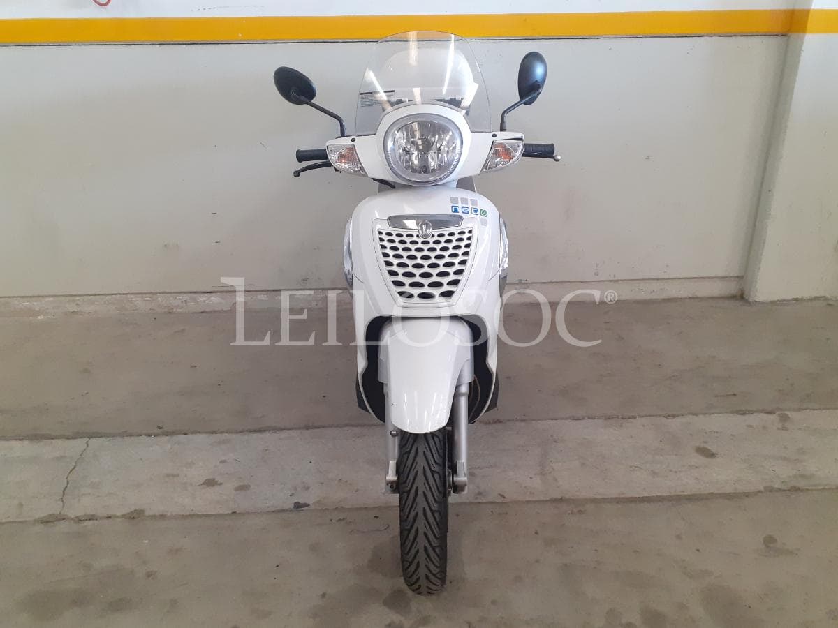 Motociclo Aprillia Scarabeo