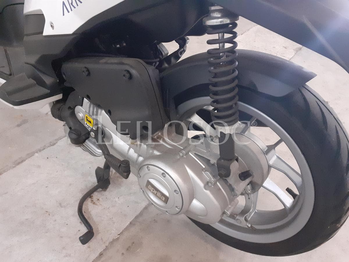 Ciclomotor Aprilia — imagem 11
