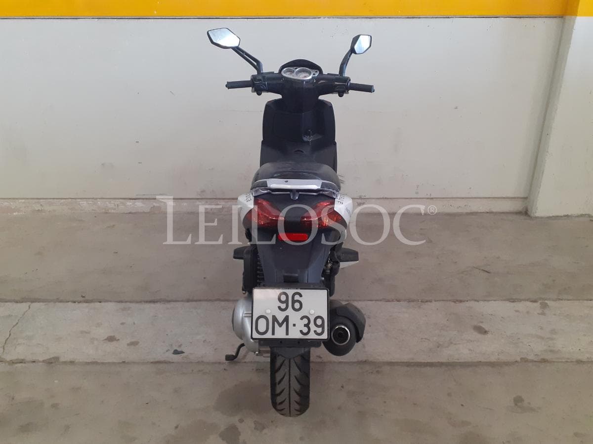 Motociclo Aprilia — image 4