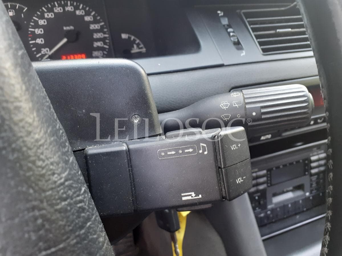 Renault Safrane · Ano 1993 — image 13