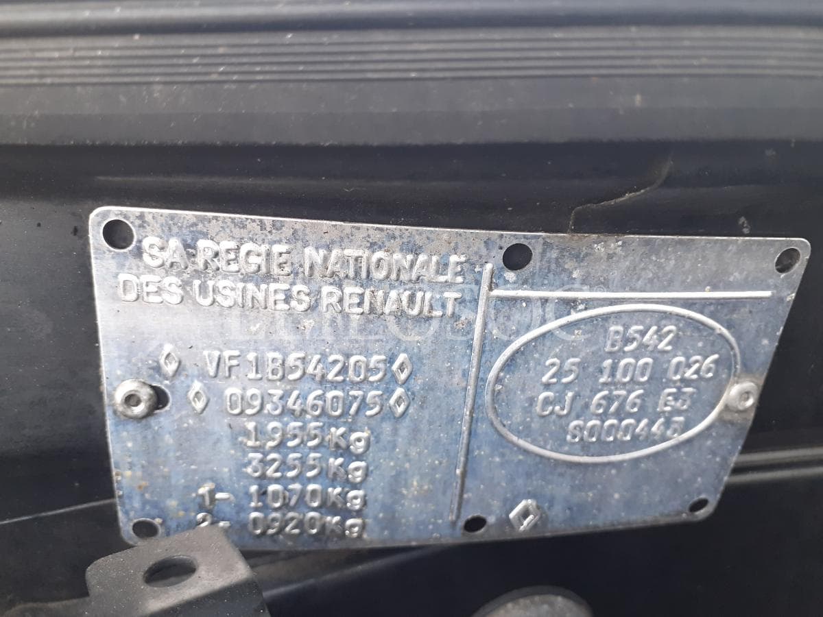 Renault Safrane · Ano 1993 — image 22