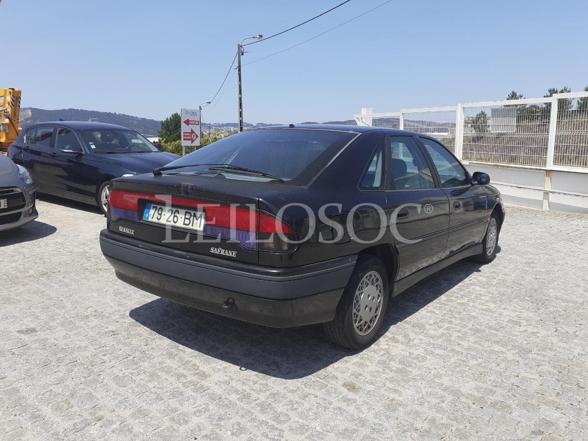 Renault Safrane · Ano 1993 — image 4