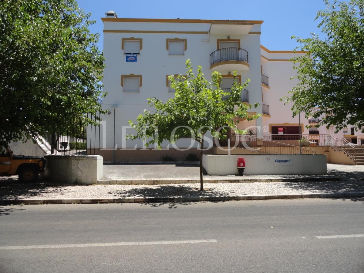 Apartamento T2 + Lugar de Garagem + Arrecadação + Mobiliário · Vila Viçosa — image 1
