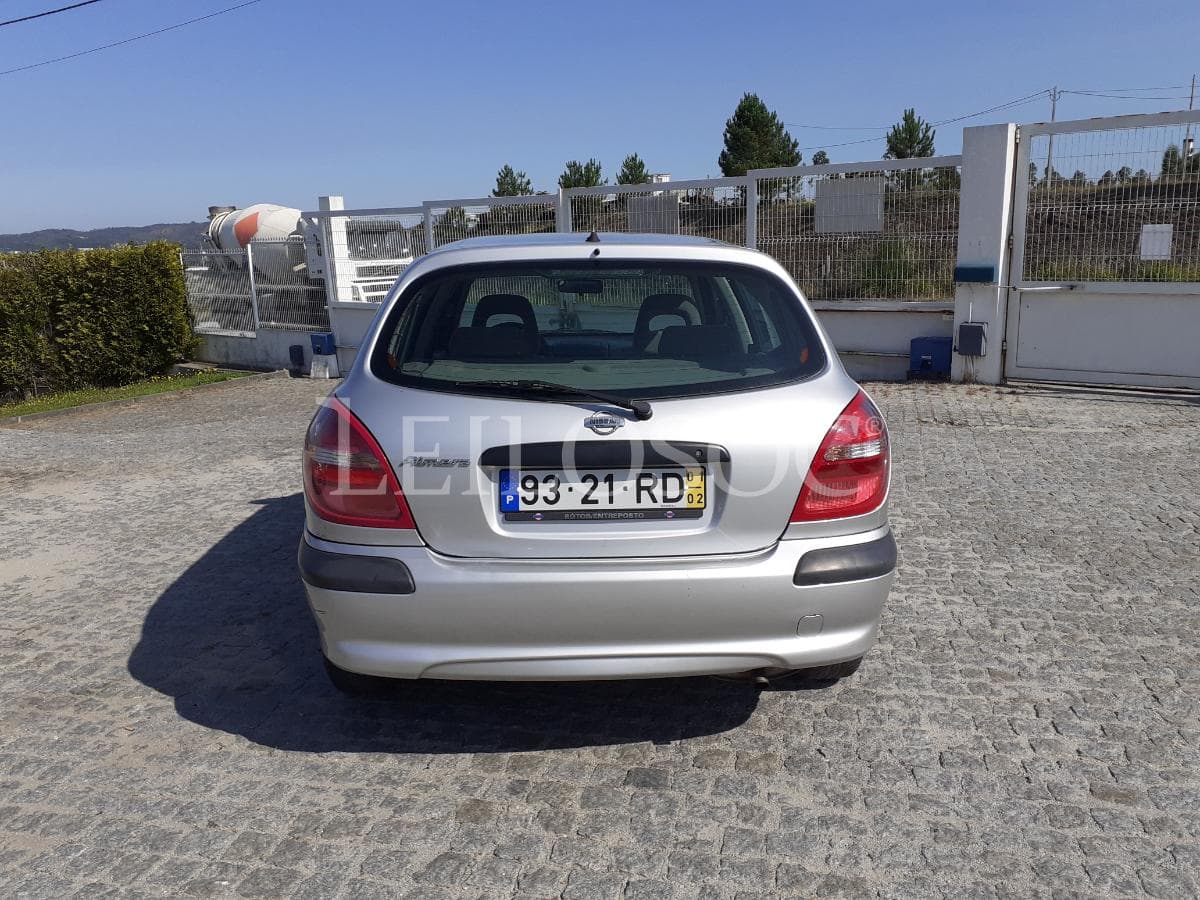 Nissan Almera · Ano 2001 — image 5