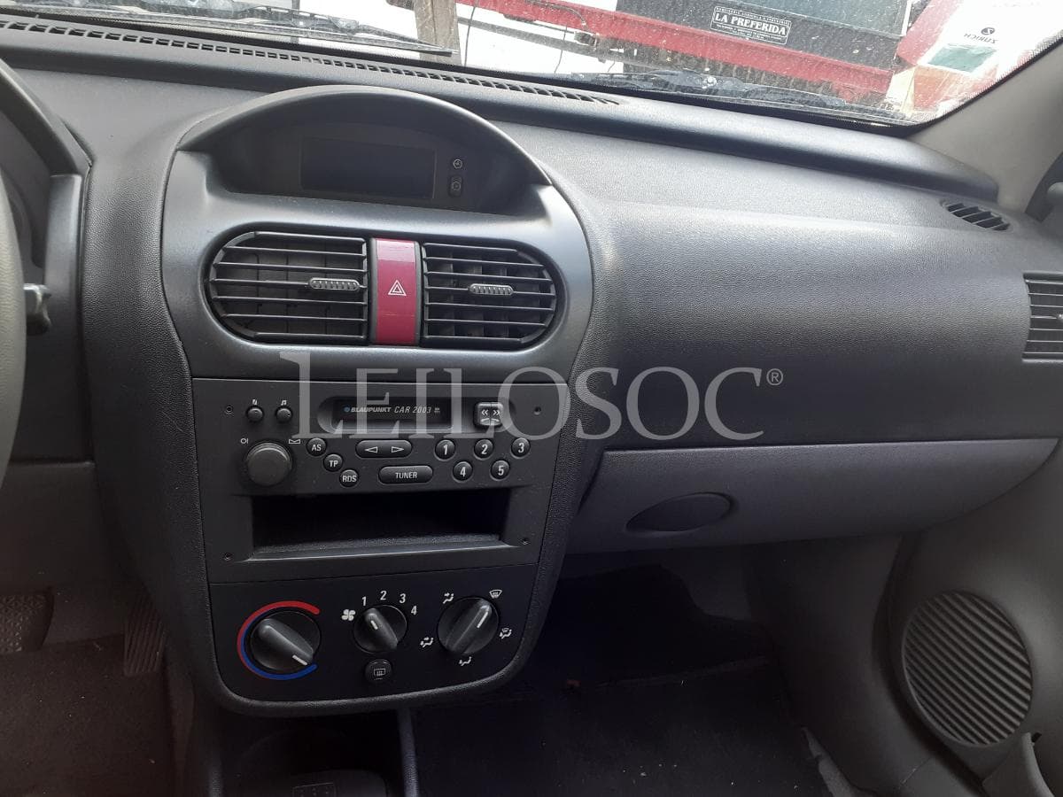 Opel Corsa 1.7 CDTI · Ano 2001 — imagem 14
