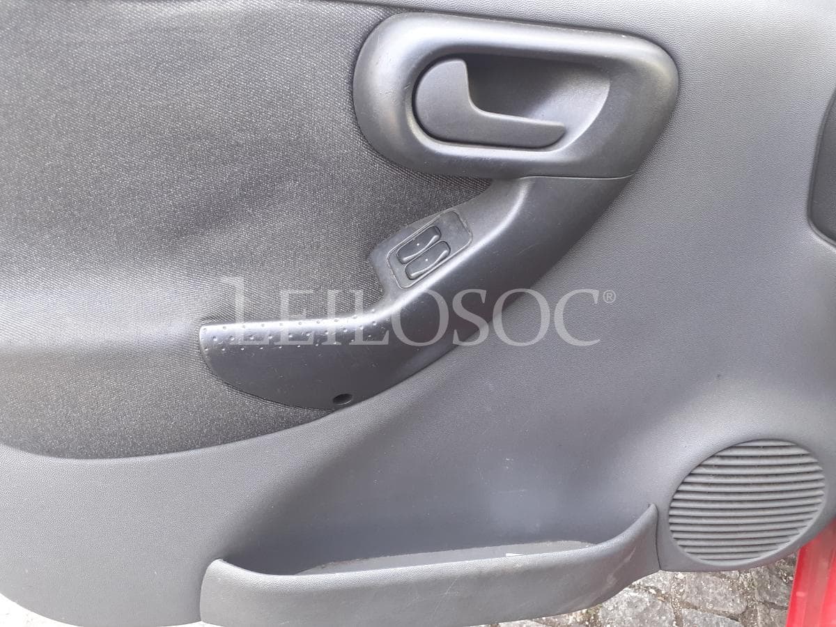 Opel Corsa 1.7 CDTI · Ano 2001 — imagem 9