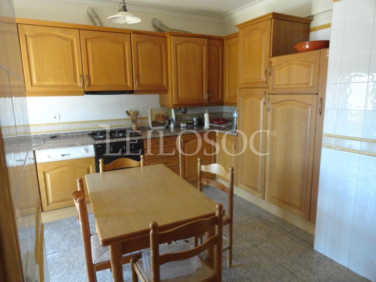 Apartamento T2 + Lugar de Garagem + Arrecadação + Mobiliário · Vila Viçosa — image 3