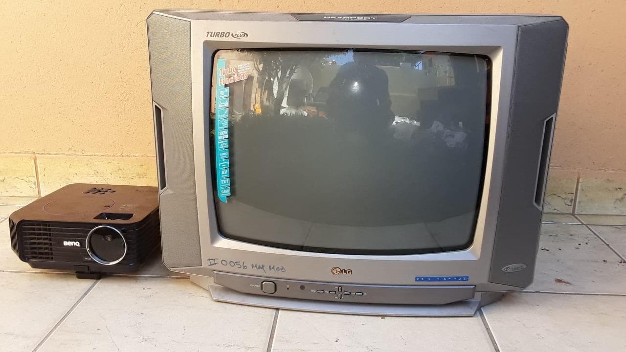 Tv e Projetor  ·