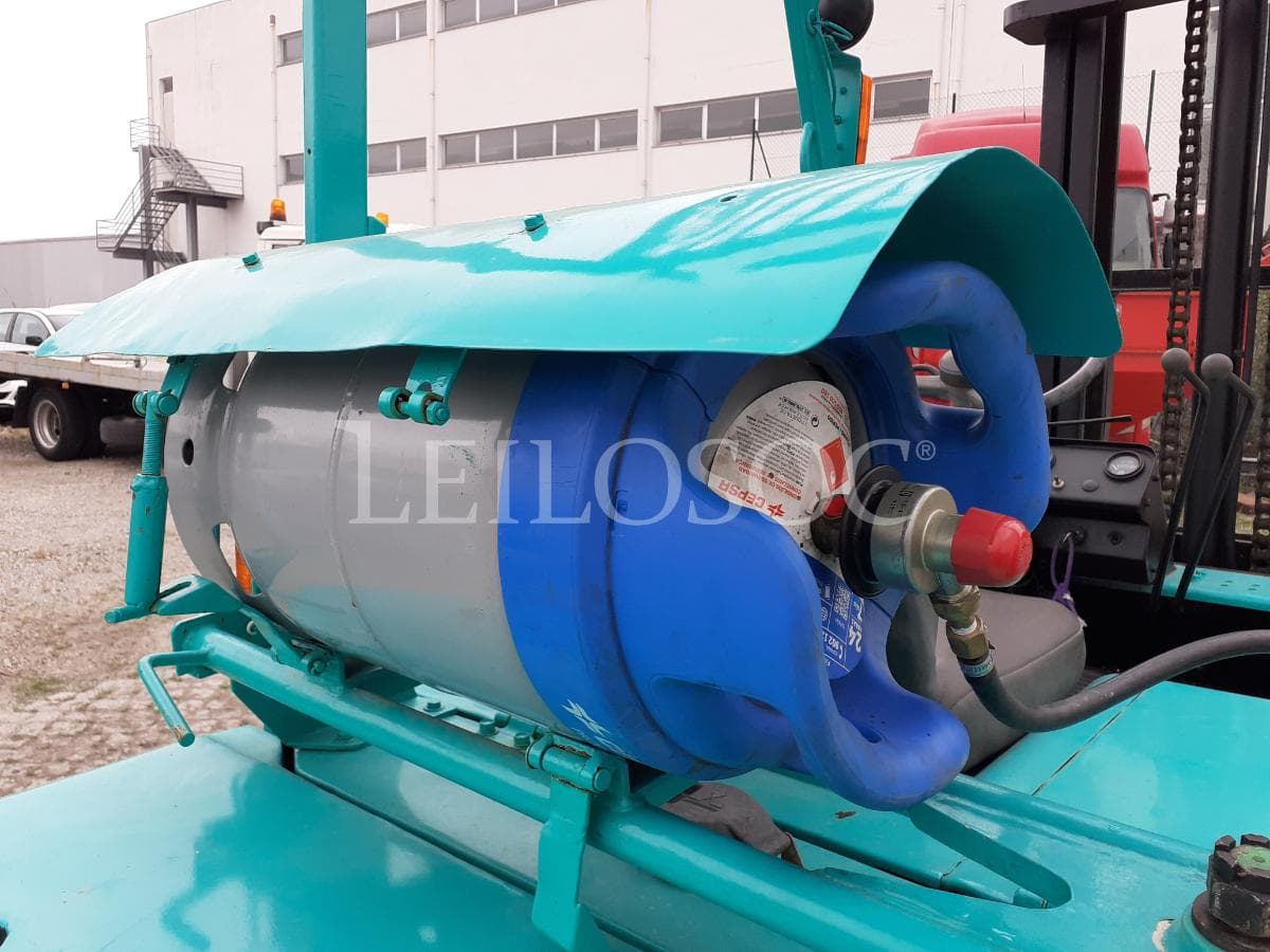 Empilhador Mitsubishi FD25 · Gás — imagem 11
