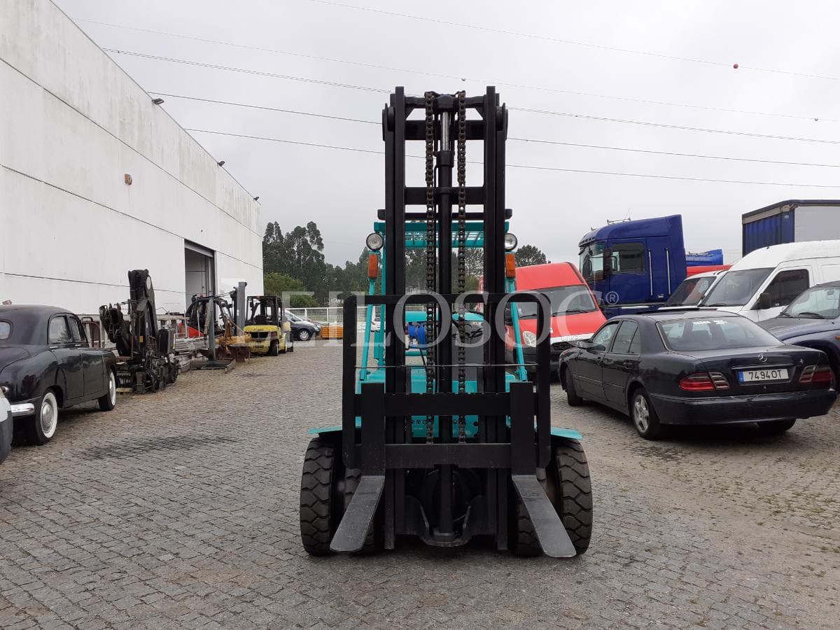 Empilhador Mitsubishi FD25 · Gás — imagem 2