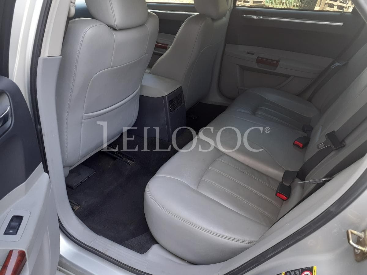 Chrysler 300C 5.7L V8 Sedan · Ano 2008 — image 20
