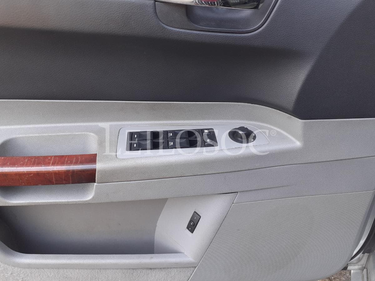 Chrysler 300C 5.7L V8 Sedan · Ano 2008 — image 9