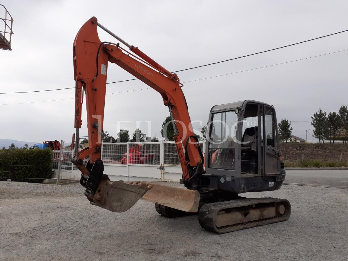 Mini giratória Fiat Hitachi Zaxis · Ano 2009 — image 3