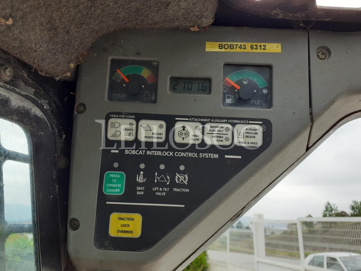 Pá carregadora Bobcat 753 · Ano 2002 — imagen 10