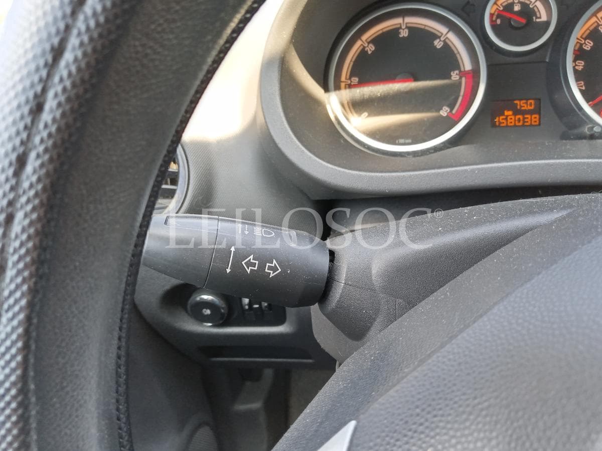 Opel Corsa 1.3 CDTI · Ano 2010 — imagen 11