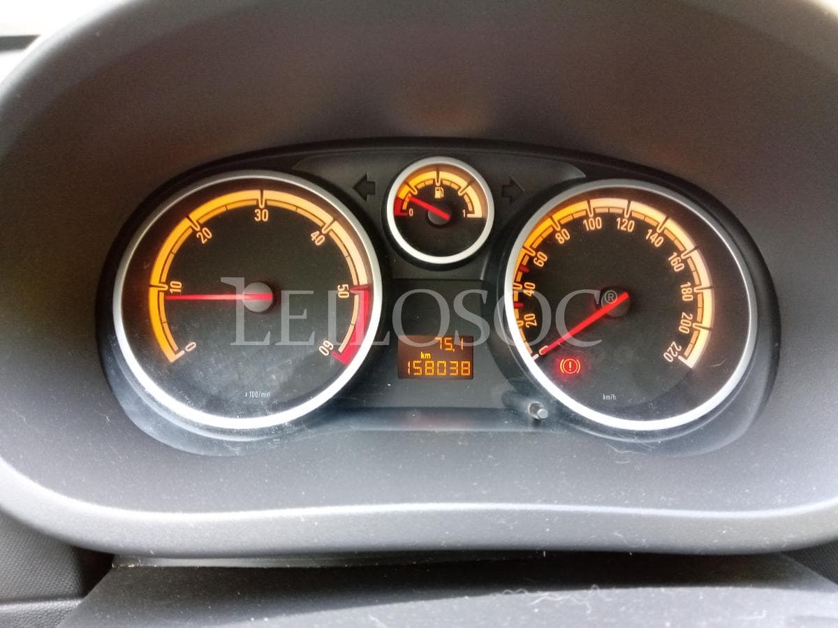 Opel Corsa 1.3 CDTI · Ano 2010 — imagen 12