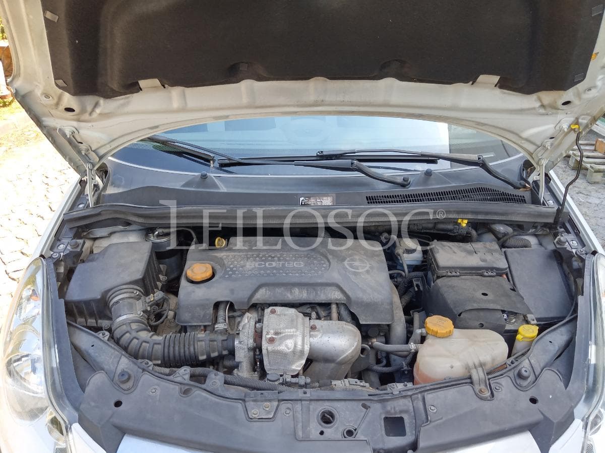 Opel Corsa 1.3 CDTI · Ano 2010 — imagen 18