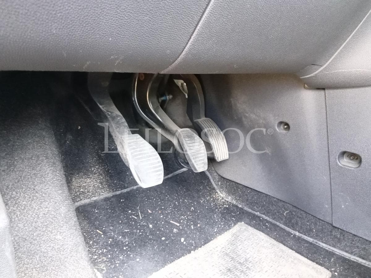 Opel Corsa 1.3 CDTI · Ano 2010 — imagen 8