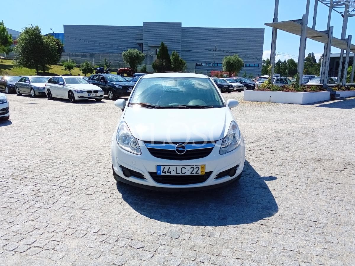 Opel Corsa 1.3 CDTI · Ano 2010 — imagen 2