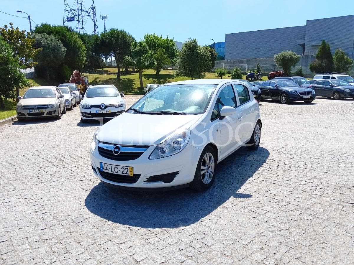 Opel Corsa 1.3 CDTI · Ano 2010 — imagen 3