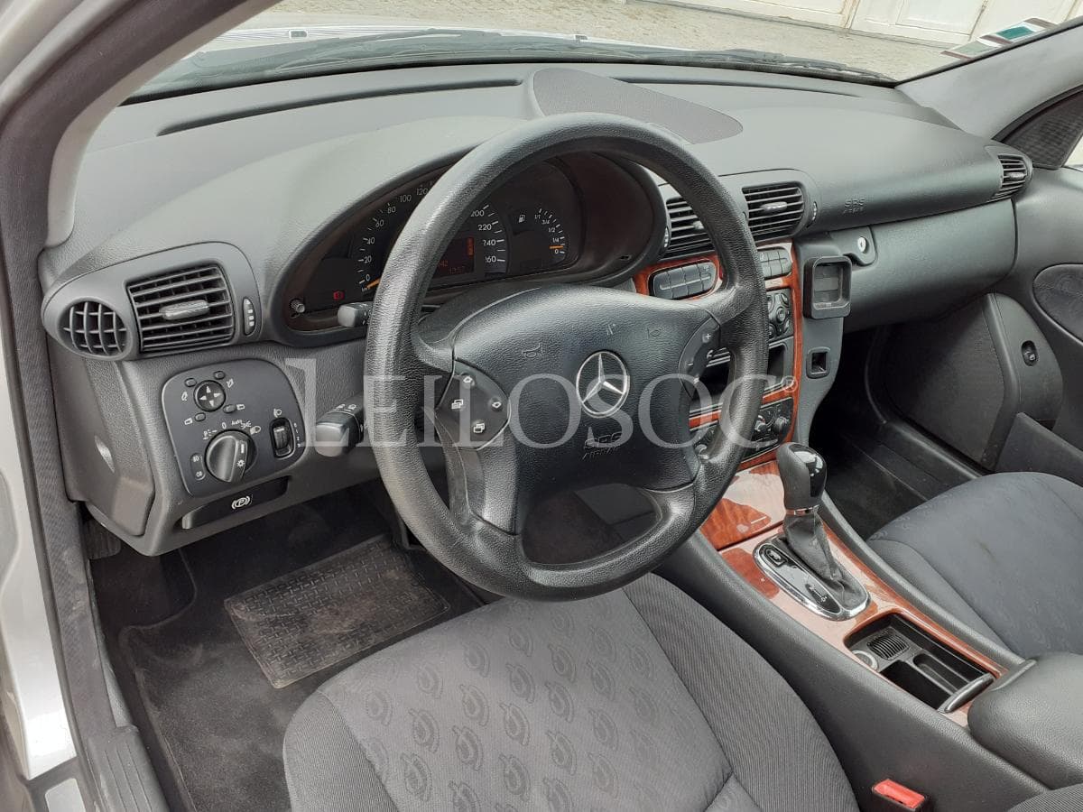 Mercedes-Benz C220 CDI · Ano 2001 — imagem 10