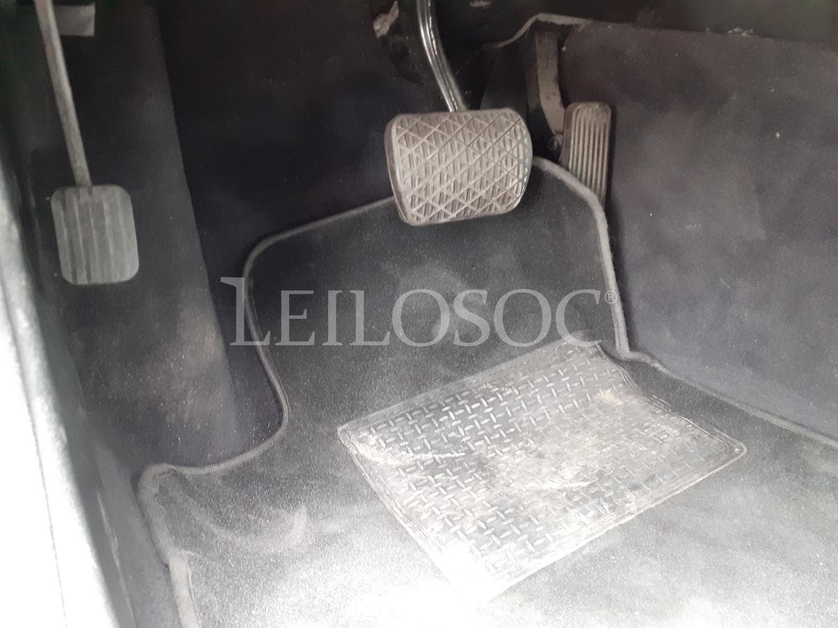 Mercedes-Benz C220 CDI · Ano 2001 — imagem 8