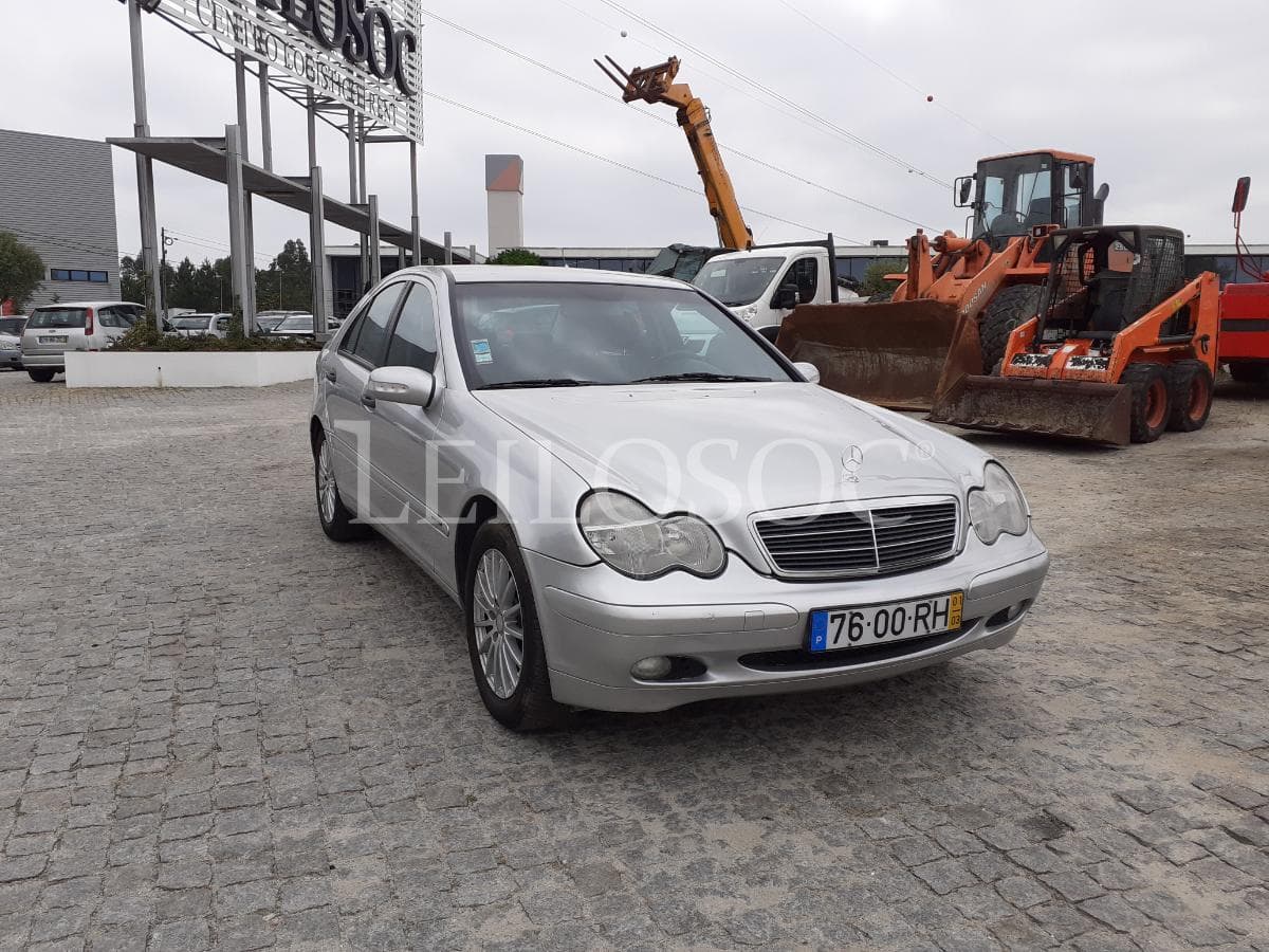 Mercedes-Benz C220 CDI · Ano 2001 — imagem 1