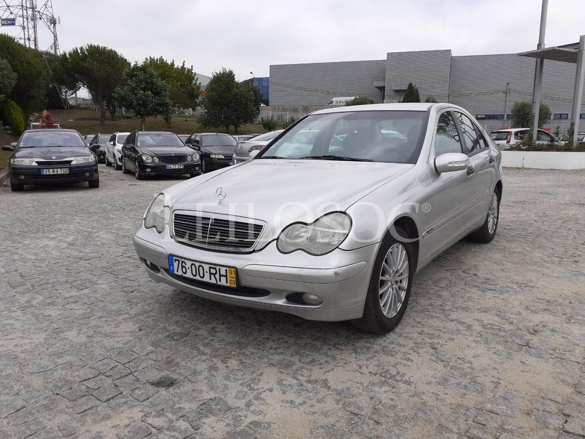 Mercedes-Benz C220 CDI · Ano 2001 — imagem 3