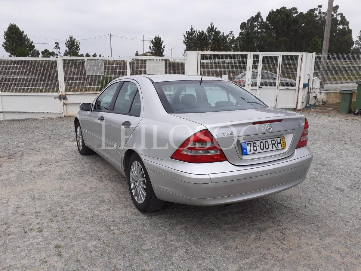 Mercedes-Benz C220 CDI · Ano 2001 — imagem 6